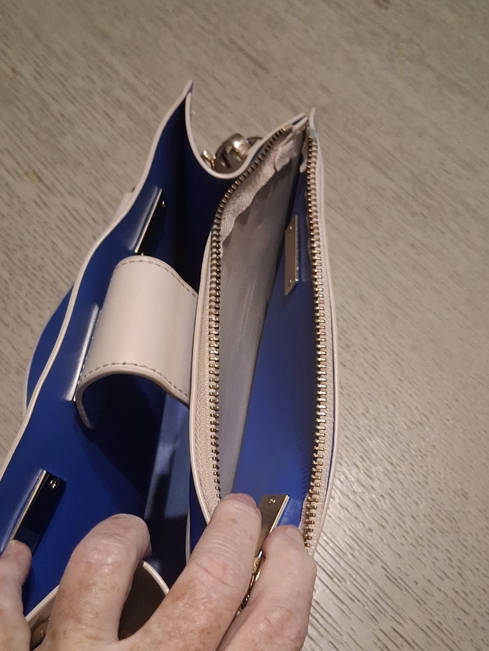 kate spade Cream & Blue Trim Purse.  NO BUNDLE DISCOUNT. FIRM PRICE - Picture 10 of 12